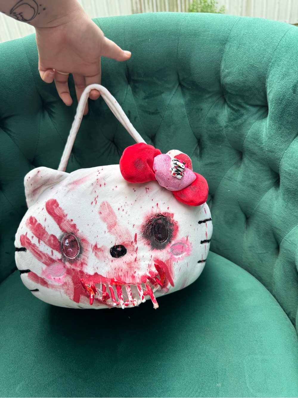 Hello Kitty Style Kids Plush Handbag - White with Red Bow